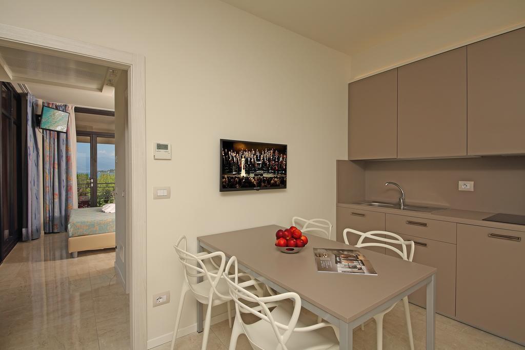 Hotel Holiday Sirmione Luaran gambar