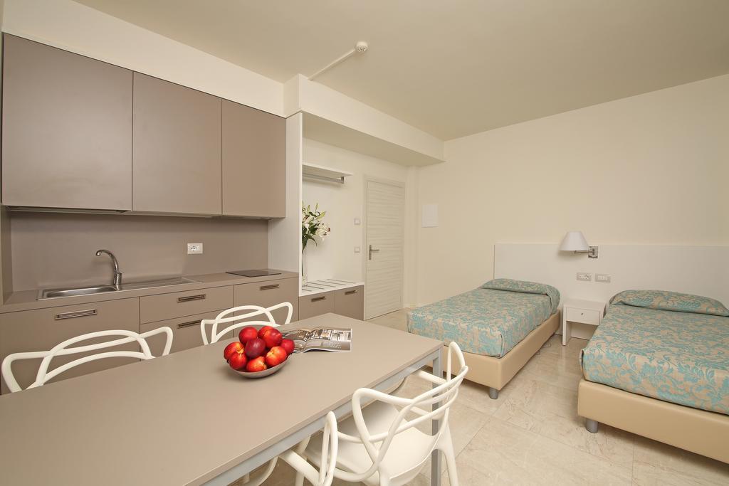 Hotel Holiday Sirmione Luaran gambar